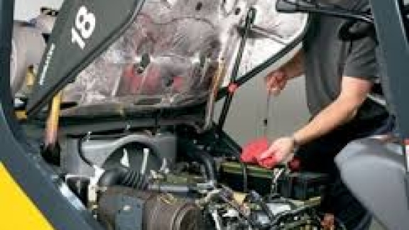 DỊCH VỤ SỬA CHỮA VÀ BẢO TRÌ XE NÂNG TẠI DĨ AN