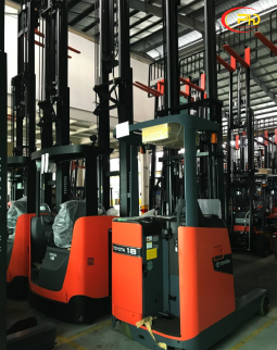 Xe nâng đứng lái 1,8 tấn