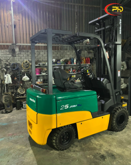 Xe nâng điện ngồi lái Komatsu 2,5 tấn