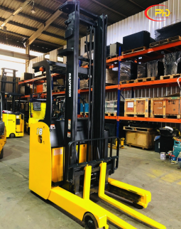 Xe nâng điện đứng lái  1,8 tấn