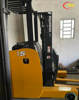 Xe nâng đứng lái komatsu 1,5 tấn