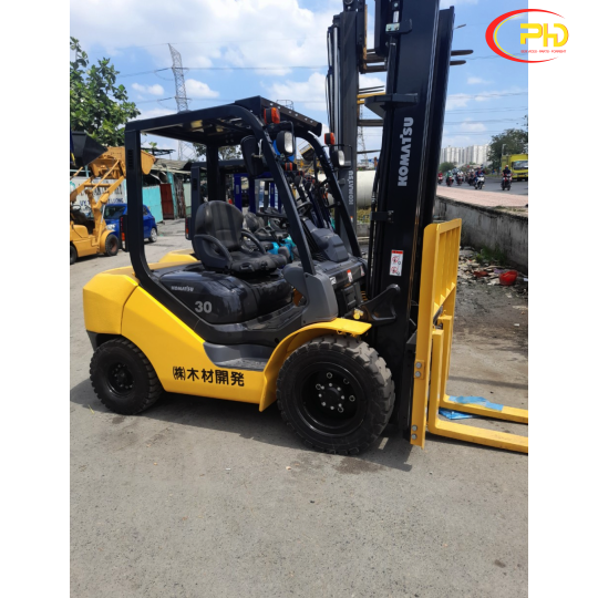 Xe nâng ngồi lái komatsu 3 tấn